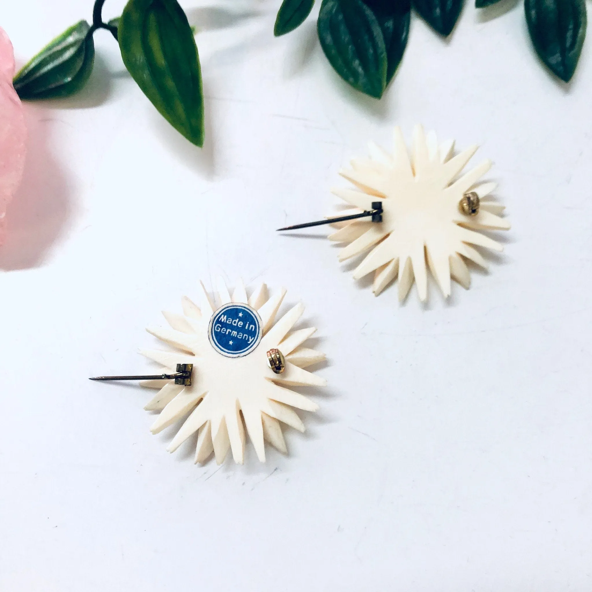 Vintage Brooch, Flower Brooch, Daisy Pin, Set of Two Pins, Made in Germany, Floral Jewelry, Vintage Jewelry, White Brooch, Yellow Brooch