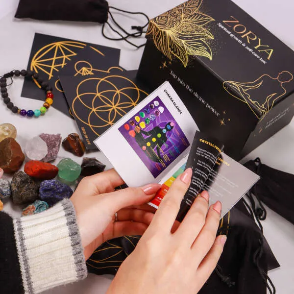 Zorya - A box with natural stones for chakras